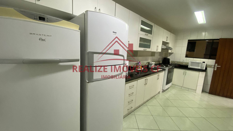 Imagem Casa com 5 Quartos para Alugar, em São Cristóvão - Cabo Frio Imagem Casa com 5 Quartos para Alugar, em São Cristóvão - Cabo Frio