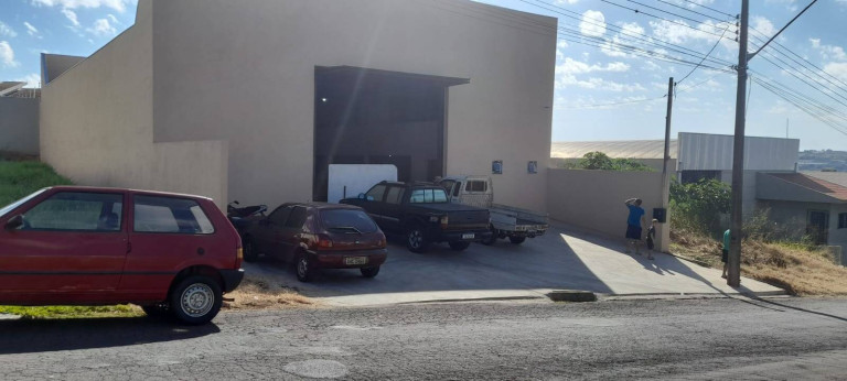 Imóvel Comercial para Alugar, 450 m² em Jardim Santa Alice - Arapongas
