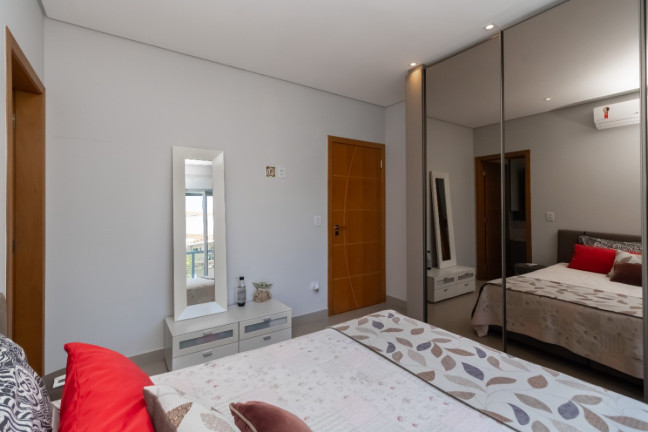 Imagem Casa com 3 Quartos à Venda, 183 m² em Parque São Domingos - São Paulo