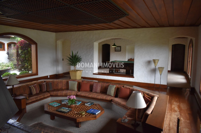 Imagem Casa com 6 Quartos à Venda, 2.111 m² em Região De Capivari - Campos Do Jordão