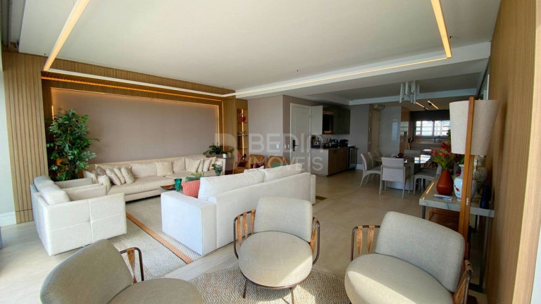 Imagem Apartamento com 4 Quartos à Venda, 243 m² em Centro - Balneário Camboriú Imagem Apartamento com 4 Quartos à Venda, 243 m² em Centro - Balneário Camboriú