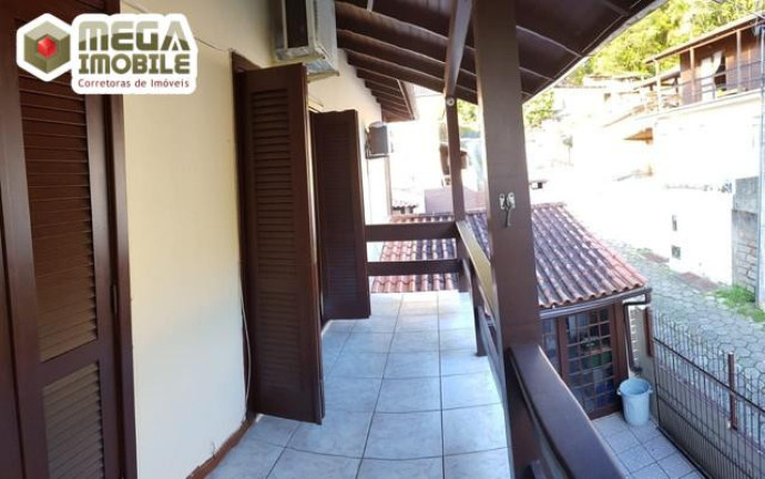 Imagem Casa com 3 Quartos à Venda, 450 m² em Córrego Grande - Florianópolis Imagem Casa com 3 Quartos à Venda, 450 m² em Córrego Grande - Florianópolis