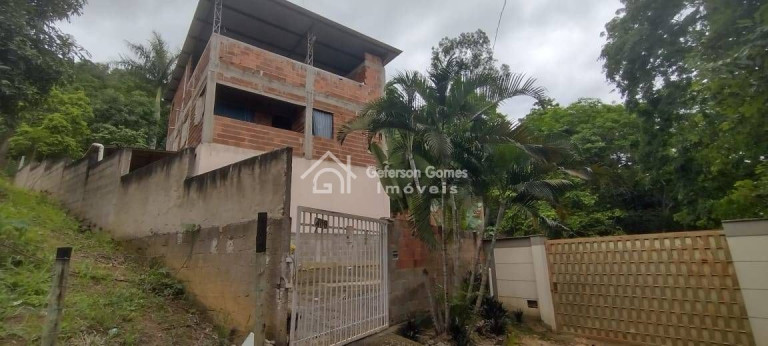 Casa com 3 Quartos à Venda, 2.717 m² em Bela Vista - Mantena