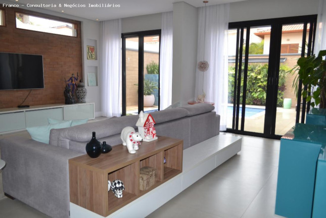 Imagem Casa de Condomínio com 3 Quartos à Venda, 250 m² em Alphaville - Santana De Parnaíba Imagem Casa de Condomínio com 3 Quartos à Venda, 250 m² em Alphaville - Santana De Parnaíba
