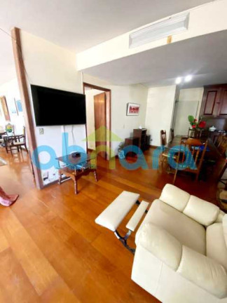 Imagem Apartamento com 4 Quartos à Venda, 220 m² em Copacabana - Rio De Janeiro