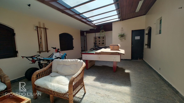 Imagem Sobrado com 3 Quartos à Venda, 310 m² em Mantiqueira - Mairiporã