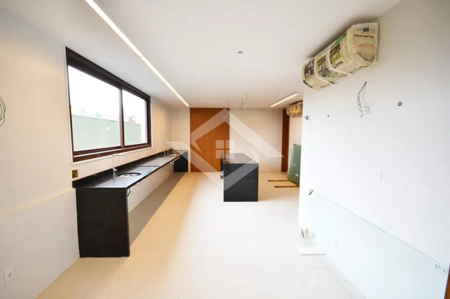 Imagem Casa com 5 Quartos à Venda, 1.000 m² em Barra Da Tijuca - Rio De Janeiro Imagem Casa com 5 Quartos à Venda, 1.000 m² em Barra Da Tijuca - Rio De Janeiro