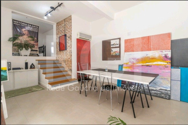 Imagem Casa com 5 Quartos à Venda, 299 m² em Menino Deus - Porto Alegre Imagem Casa com 5 Quartos à Venda, 299 m² em Menino Deus - Porto Alegre