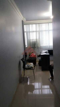 Sala Comercial à Venda, 32 m² em Centro - São Gonçalo