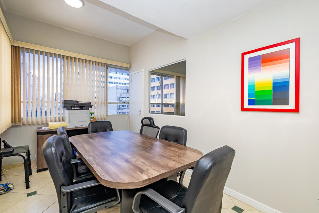 Sala Comercial à Venda, 81 m² em Centro - Curitiba