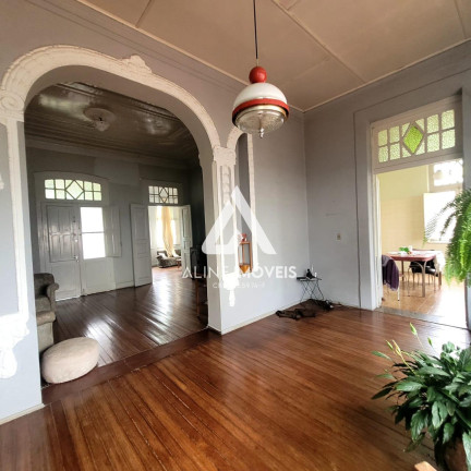 Imagem Casa com 4 Quartos à Venda, 264 m² em Centro - Cruz Alta Imagem Casa com 4 Quartos à Venda, 264 m² em Centro - Cruz Alta