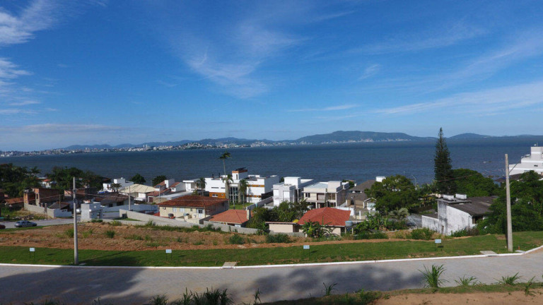 Terreno à Venda, 360 m² em Ponta De Baixo - São José