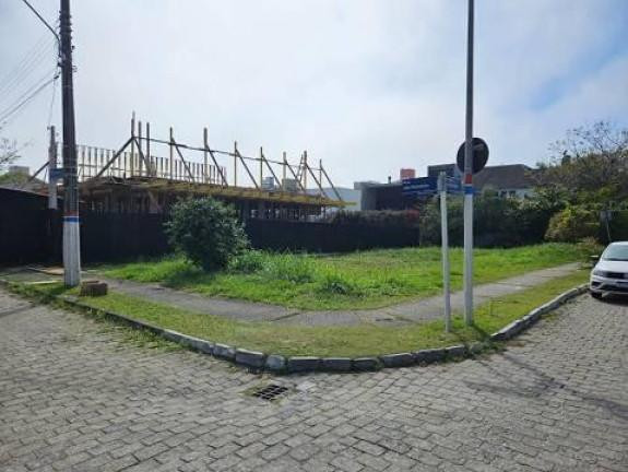 Terreno à Venda, 450 m² em Jurerê - Florianópolis