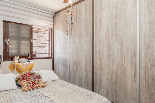 Imagem Casa com 4 Quartos à Venda, 174 m² em Moinhos De Vento - Porto Alegre Imagem Casa com 4 Quartos à Venda, 174 m² em Moinhos De Vento - Porto Alegre