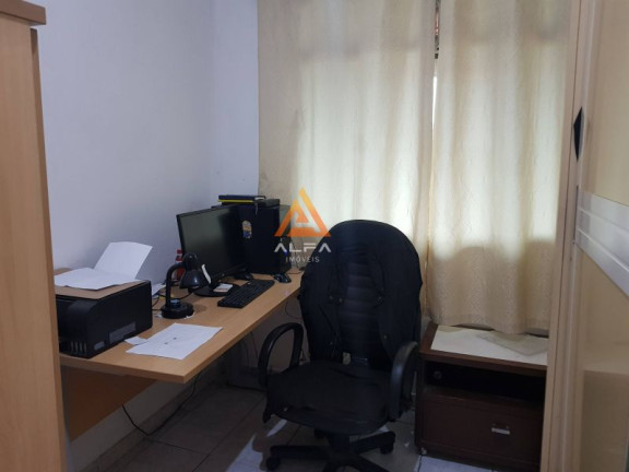 Imagem Casa com 4 Quartos à Venda, 187 m²