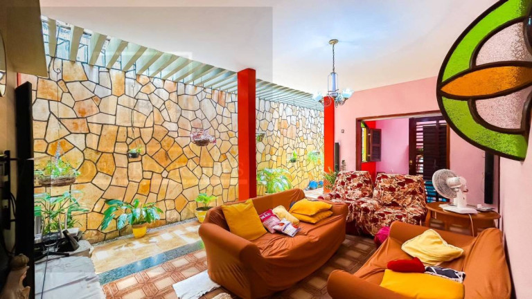 Imagem Casa com 7 Quartos à Venda, 300 m² Imagem Casa com 7 Quartos à Venda, 300 m²