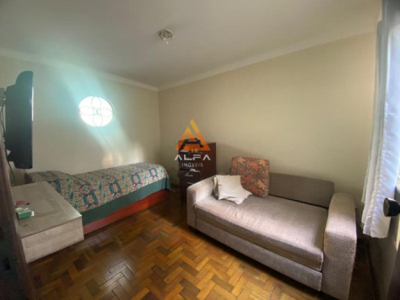 Imagem Casa com 3 Quartos à Venda, 400 m²