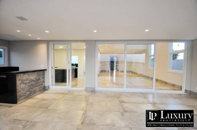 Imagem Casa de Condomínio com 4 Quartos à Venda, 377 m² em Bragança Paulista