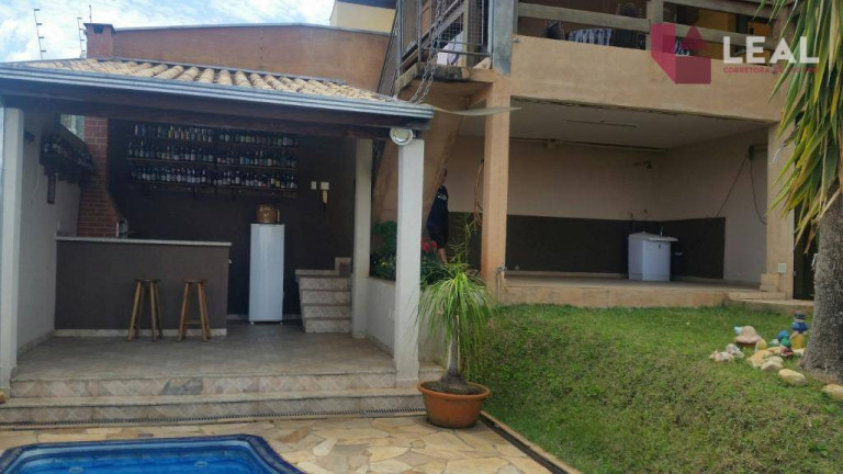 Imagem Casa com 3 Quartos à Venda, 240 m² em Colinas De Santa Bárbara - Pouso Alegre Imagem Casa com 3 Quartos à Venda, 240 m² em Colinas De Santa Bárbara - Pouso Alegre