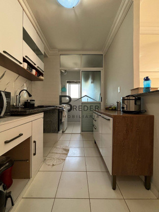 Imagem Apartamento com 3 Quartos à Venda, 68 m² em Jardim Tupanci - Barueri