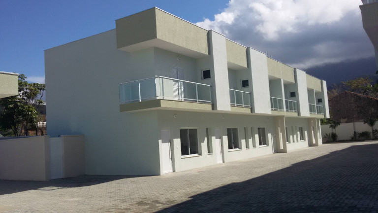 Sobrado com 3 Quartos à Venda, 106 m² em Massaguaçu - Caraguatatuba
