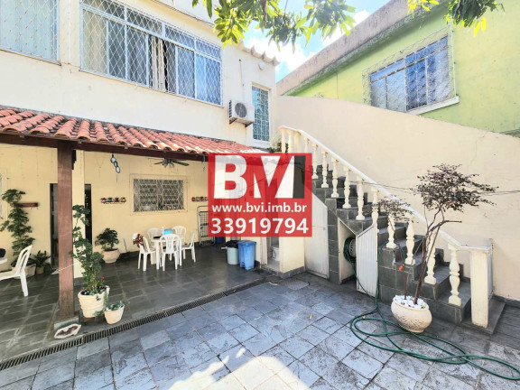 Casa com 7 Quartos à Venda, 300 m² em Vila Kosmos - Rio De Janeiro