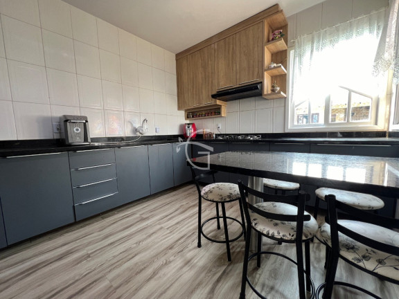 Imagem Sobrado com 3 Quartos à Venda, 230 m² em Boa Vista - Joinville