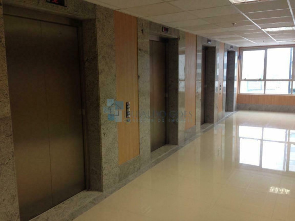 Sala Comercial para Alugar, 212 m² em Caminho Das árvores - Salvador