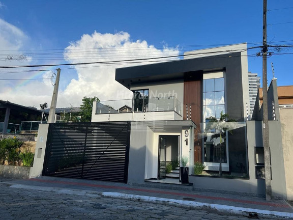 Imagem Casa com 3 Quartos à Venda, 230 m² em São Judas - Itajaí Imagem Casa com 3 Quartos à Venda, 230 m² em São Judas - Itajaí