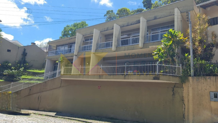 Imagem Casa com 6 Quartos à Venda, 370 m² em Centro - Blumenau Imagem Casa com 6 Quartos à Venda, 370 m² em Centro - Blumenau