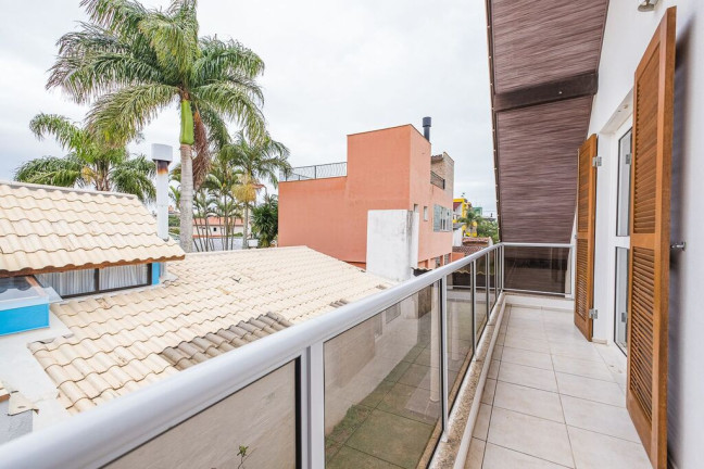 Imagem Casa de Condomínio com 4 Quartos à Venda, 230 m² em Cachoeira Do Bom Jesus - Florianópolis