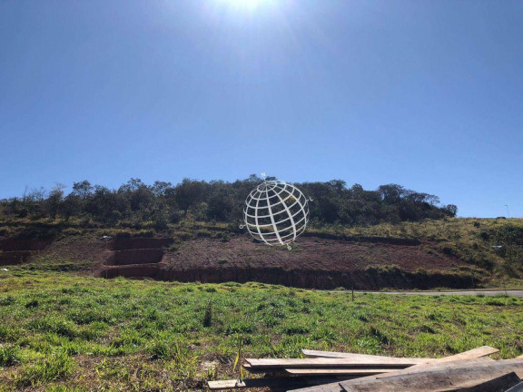 Terreno à Venda, 300 m² em Lamis - Atibaia