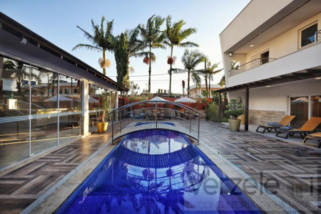 Imagem Casa com 6 Quartos para Temporada, 800 m² em Centro - Balneário Camboriú Imagem Casa com 6 Quartos para Temporada, 800 m² em Centro - Balneário Camboriú