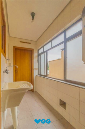 Imagem Imóvel com 3 Quartos à Venda, 225 m² em Petrópolis - Porto Alegre Imagem Imóvel com 3 Quartos à Venda, 225 m² em Petrópolis - Porto Alegre
