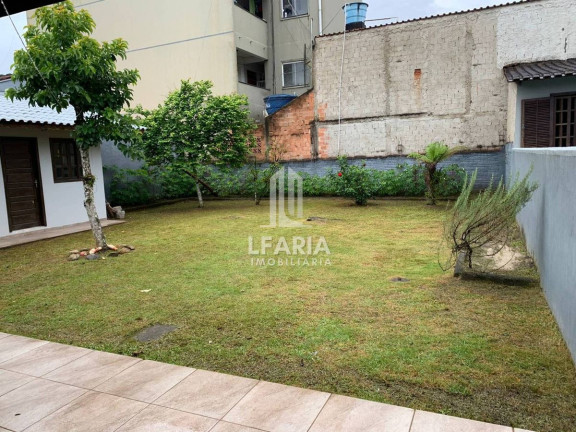 Imagem Casa com 3 Quartos à Venda, 111 m² em Cambiju - Itapoá
