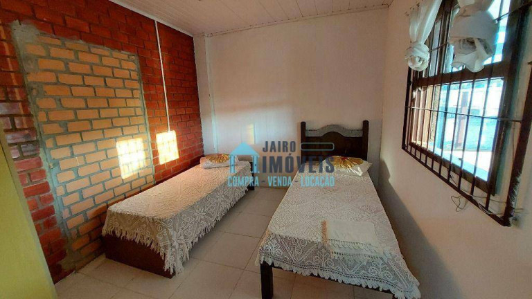 Imagem Casa com 4 Quartos à Venda, 450 m² em Centro - Balneário Pinhal Imagem Casa com 4 Quartos à Venda, 450 m² em Centro - Balneário Pinhal