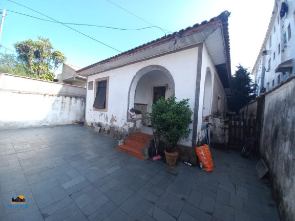 Casa com 3 Quartos à Venda,  em Catiapoa - São Vicente