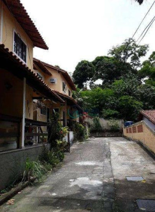 Imagem Casa com 2 Quartos à Venda, 76 m² em Santa Bárbara - Niterói Imagem Casa com 2 Quartos à Venda, 76 m² em Santa Bárbara - Niterói