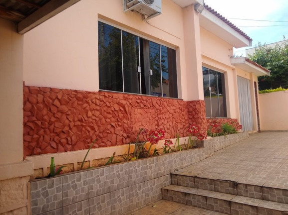 Casa com 4 Quartos à Venda, 330 m² em Centro - Jacarezinho