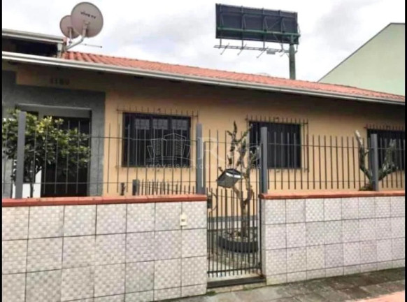 Imagem Casa com 3 Quartos à Venda, 130 m² em Centro - Balneário Camboriú Imagem Casa com 3 Quartos à Venda, 130 m² em Centro - Balneário Camboriú