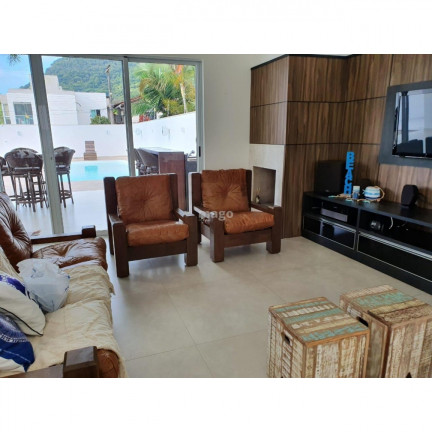 Imagem Casa com 3 Quartos à Venda, 152 m² em Barra - Balneário Camboriú