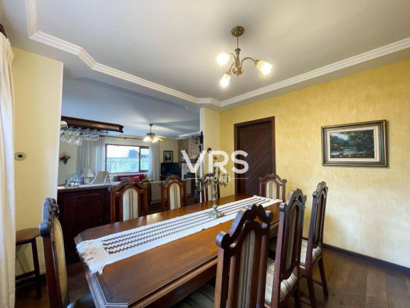 Imagem Casa com 3 Quartos à Venda, 141 m² em Várzea - Teresópolis