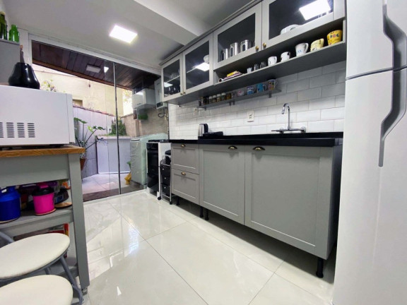 Imagem Imóvel com 1 Quarto à Venda,  em Petrópolis - Porto Alegre