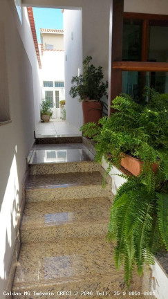 Imagem Casa com 7 Quartos à Venda, 420 m² em Floresta - Belo Horizonte