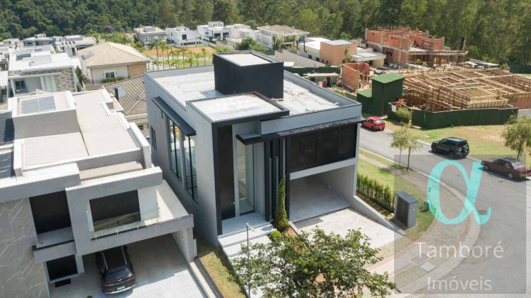 Casa com 4 Quartos à Venda, 347 m² em Tamboré - Santana De Parnaíba