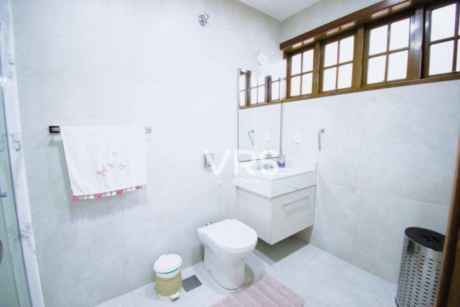 Imagem Casa com 4 Quartos à Venda, 232 m² em Carlos Guinle - Teresópolis