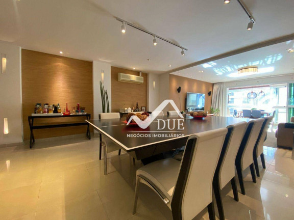 Imagem Apartamento com 3 Quartos à Venda, 227 m² em Embaré - Santos