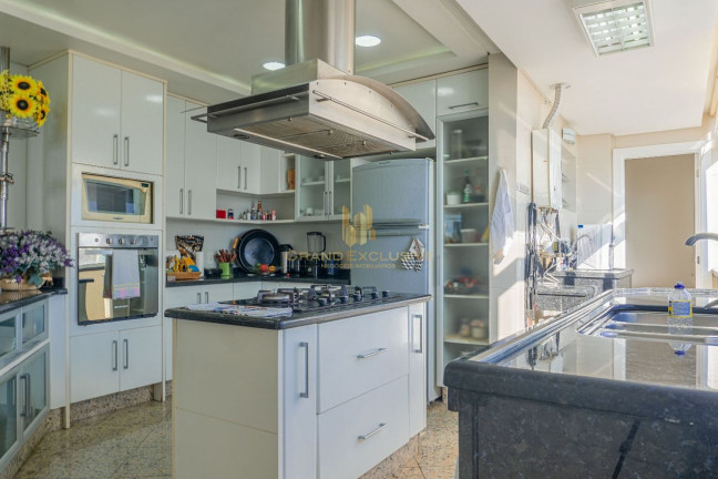 Imagem Cobertura com 4 Quartos à Venda, 130 m² em Centro - Balneário Camboriú