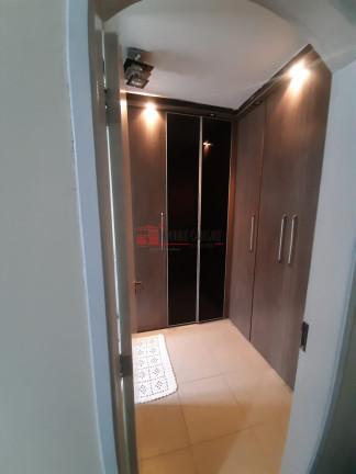 Imagem Sobrado com 4 Quartos à Venda,  em Cipava - Osasco