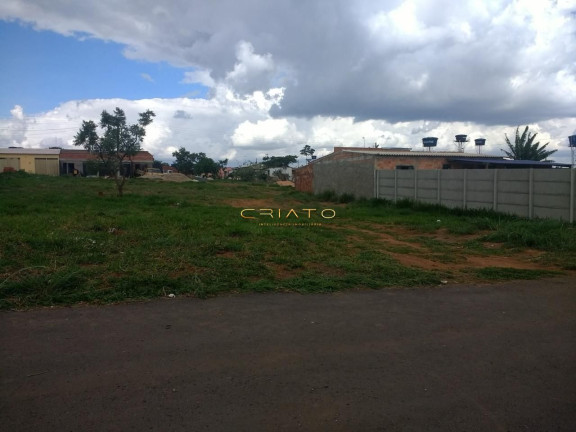 Terreno à Venda, 300 m² em Residencial São Vicente - Anápolis